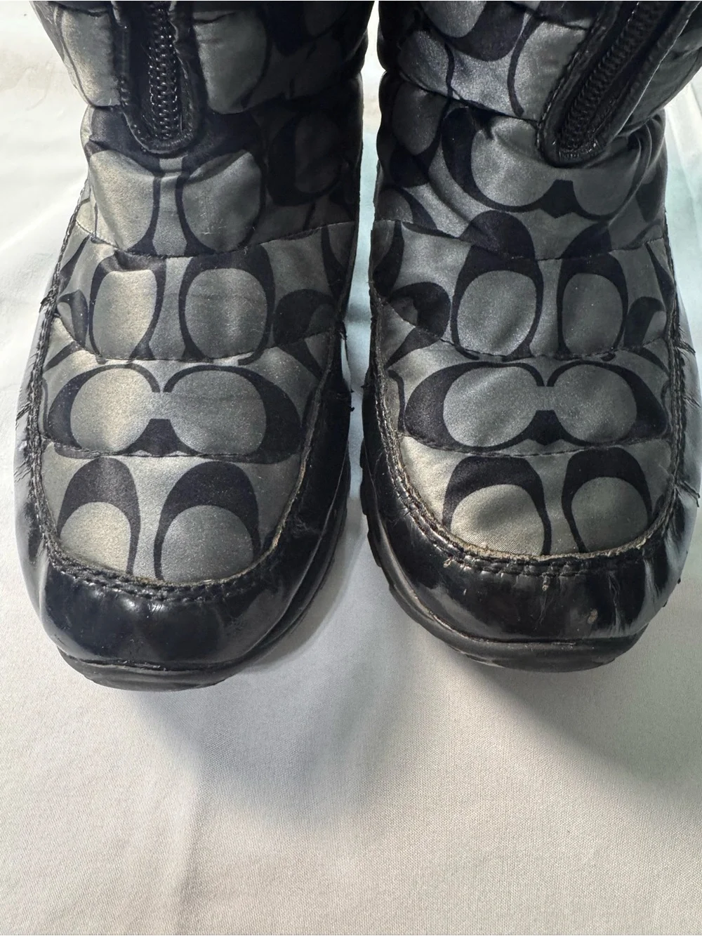 Coach Gray & Black Signature Logo Winter Boots with Front Zips Women’s 7.5